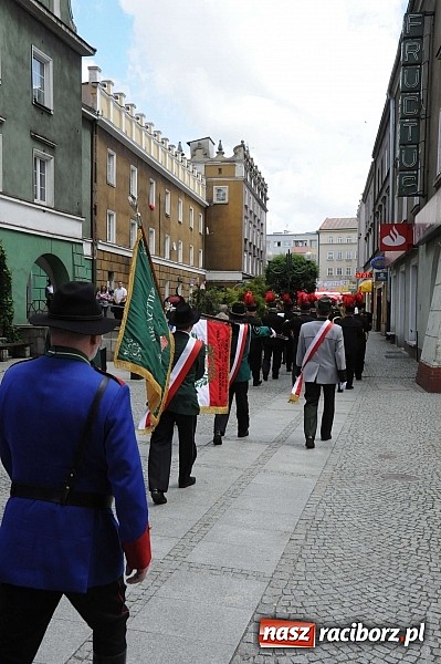 Zdjęcie w galerii na portalu naszraciborz.pl: Strzelanie królewskie 2013. Kazimierz Domasik nowym raciborskim królem kurkowym wiadomości z regionu