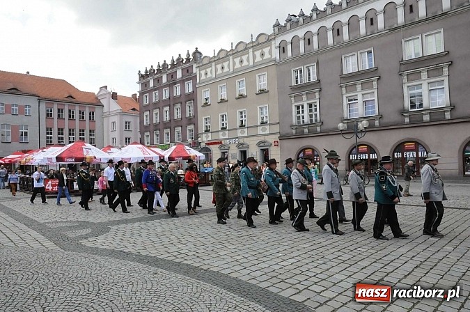 Zdjęcie w galerii na portalu naszraciborz.pl: Strzelanie królewskie 2013. Kazimierz Domasik nowym raciborskim królem kurkowym wiadomości z regionu