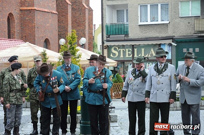 Zdjęcie w galerii na portalu naszraciborz.pl: Strzelanie królewskie 2013. Kazimierz Domasik nowym raciborskim królem kurkowym wiadomości z regionu