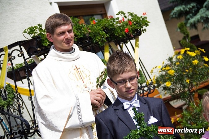 Zdjęcie w galerii na portalu naszraciborz.pl: Prymicje ks. Tomasza Kozy SDS w Sudole wiadomości z regionu