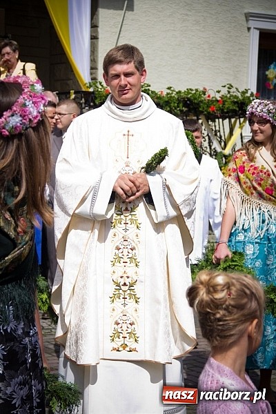 Zdjęcie w galerii na portalu naszraciborz.pl: Prymicje ks. Tomasza Kozy SDS w Sudole wiadomości z regionu