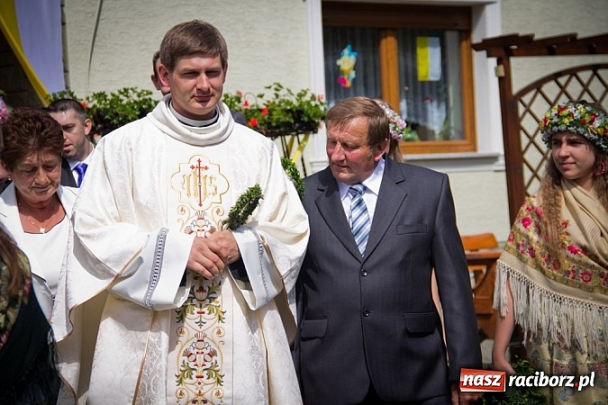 Zdjęcie w galerii na portalu naszraciborz.pl: Prymicje ks. Tomasza Kozy SDS w Sudole wiadomości z regionu