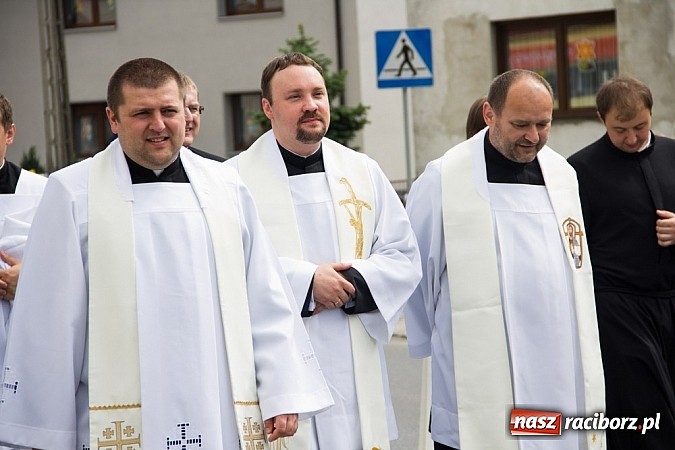 Zdjęcie w galerii na portalu naszraciborz.pl: Prymicje ks. Tomasza Kozy SDS w Sudole wiadomości z regionu