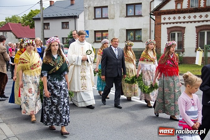 Zdjęcie w galerii na portalu naszraciborz.pl: Prymicje ks. Tomasza Kozy SDS w Sudole wiadomości z regionu