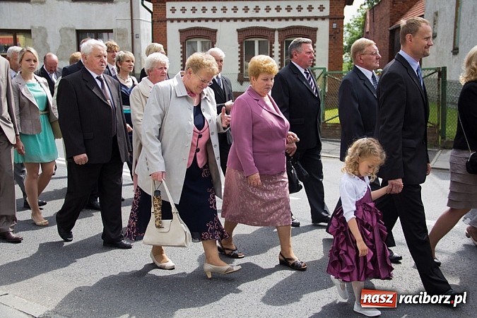 Zdjęcie w galerii na portalu naszraciborz.pl: Prymicje ks. Tomasza Kozy SDS w Sudole wiadomości z regionu
