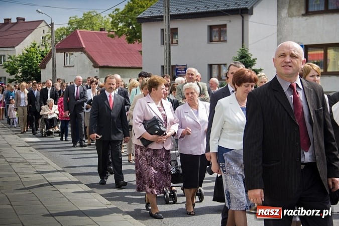 Zdjęcie w galerii na portalu naszraciborz.pl: Prymicje ks. Tomasza Kozy SDS w Sudole wiadomości z regionu