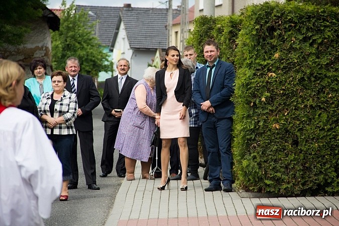 Zdjęcie w galerii na portalu naszraciborz.pl: Prymicje ks. Tomasza Kozy SDS w Sudole wiadomości z regionu