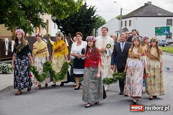Zdjęcie w galerii na portalu naszraciborz.pl: Prymicje ks. Tomasza Kozy SDS w Sudole wiadomości z regionu