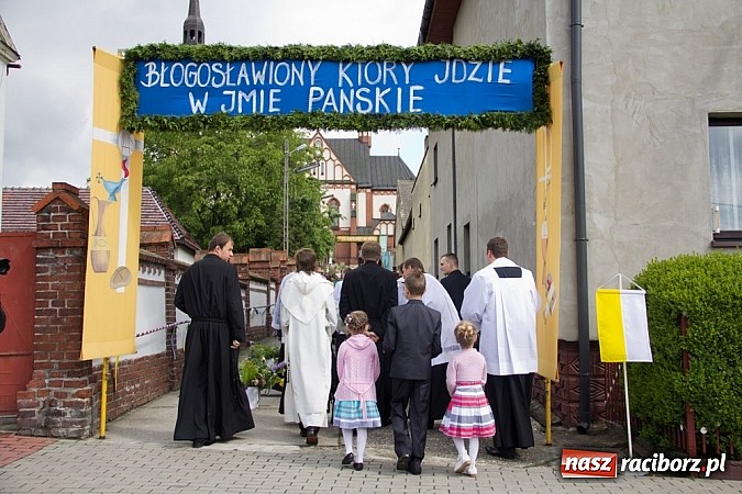 Zdjęcie w galerii na portalu naszraciborz.pl: Prymicje ks. Tomasza Kozy SDS w Sudole wiadomości z regionu