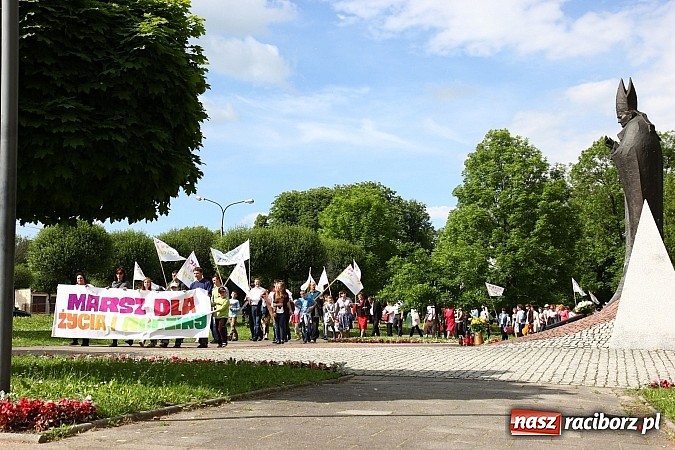 Zdjęcie w galerii na portalu naszraciborz.pl: Raciborski Marsz dla Życia i Rodziny wiadomości z regionu