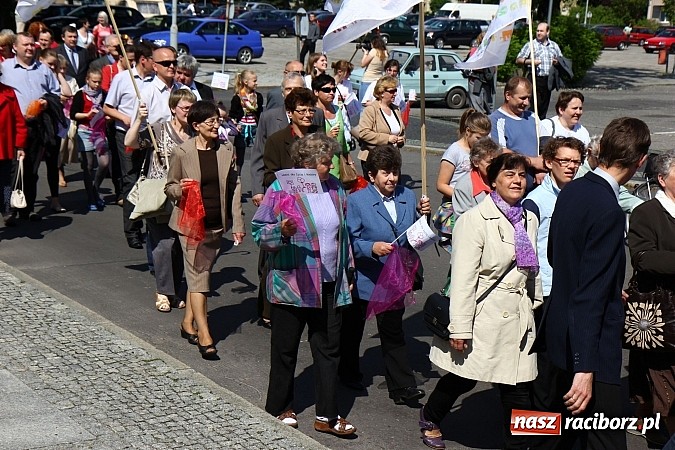 Zdjęcie w galerii na portalu naszraciborz.pl: Raciborski Marsz dla Życia i Rodziny wiadomości z regionu