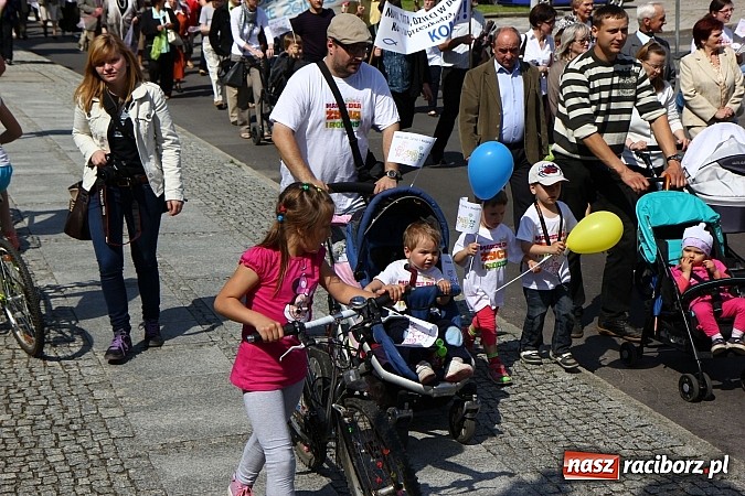 Zdjęcie w galerii na portalu naszraciborz.pl: Raciborski Marsz dla Życia i Rodziny wiadomości z regionu