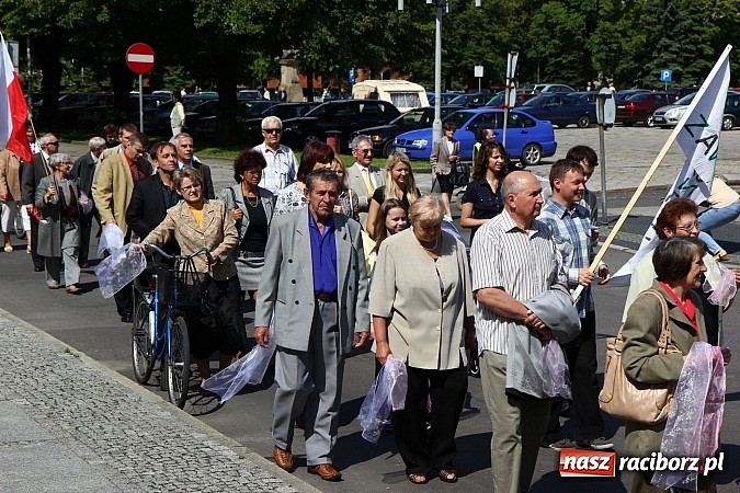 Zdjęcie w galerii na portalu naszraciborz.pl: Raciborski Marsz dla Życia i Rodziny wiadomości z regionu