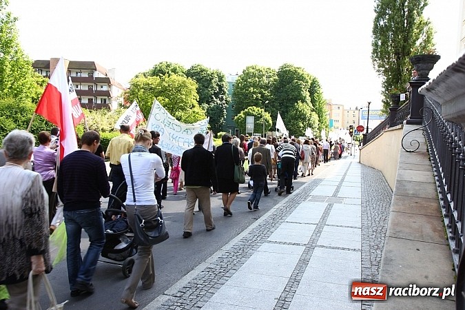 Zdjęcie w galerii na portalu naszraciborz.pl: Raciborski Marsz dla Życia i Rodziny wiadomości z regionu