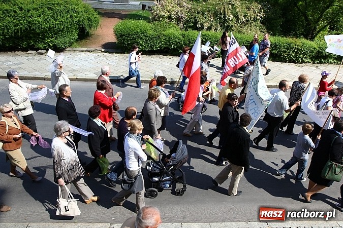Zdjęcie w galerii na portalu naszraciborz.pl: Raciborski Marsz dla Życia i Rodziny wiadomości z regionu