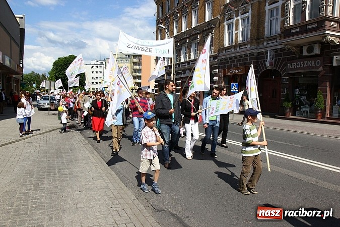 Zdjęcie w galerii na portalu naszraciborz.pl: Raciborski Marsz dla Życia i Rodziny wiadomości z regionu
