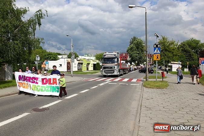 Zdjęcie w galerii na portalu naszraciborz.pl: Raciborski Marsz dla Życia i Rodziny wiadomości z regionu
