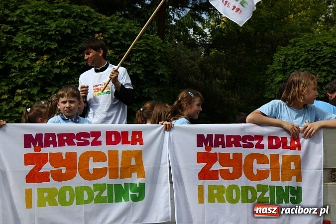 Zdjęcie w galerii na portalu naszraciborz.pl: Raciborski Marsz dla Życia i Rodziny wiadomości z regionu