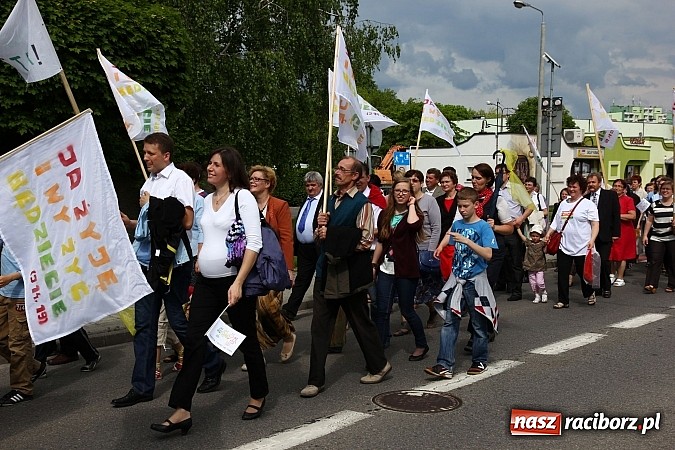 Zdjęcie w galerii na portalu naszraciborz.pl: Raciborski Marsz dla Życia i Rodziny wiadomości z regionu
