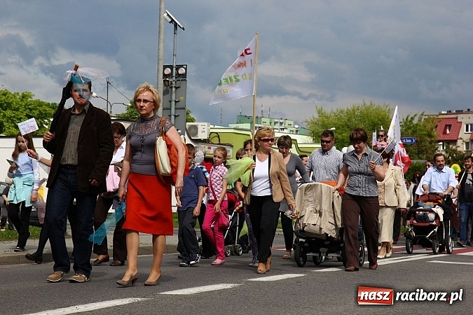 Zdjęcie w galerii na portalu naszraciborz.pl: Raciborski Marsz dla Życia i Rodziny wiadomości z regionu