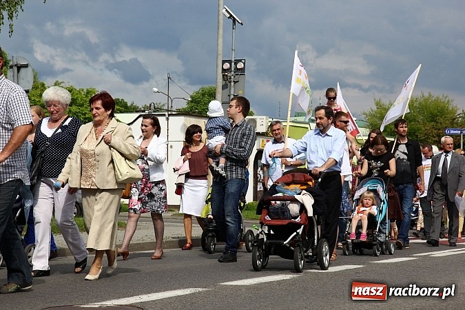 Zdjęcie w galerii na portalu naszraciborz.pl: Raciborski Marsz dla Życia i Rodziny wiadomości z regionu