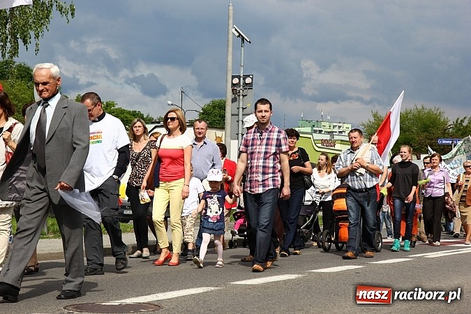 Zdjęcie w galerii na portalu naszraciborz.pl: Raciborski Marsz dla Życia i Rodziny wiadomości z regionu