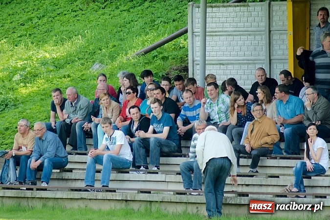 Zdjęcie w galerii na portalu naszraciborz.pl: Emocjonujący pojedynek w Gamowie. Owsiszcze górą wiadomości z regionu