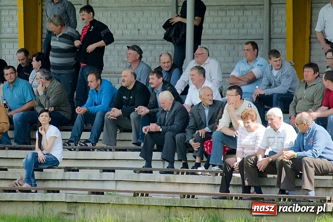 Zdjęcie w galerii na portalu naszraciborz.pl: Emocjonujący pojedynek w Gamowie. Owsiszcze górą wiadomości z regionu