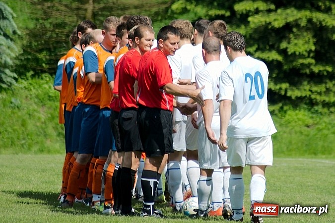 Zdjęcie w galerii na portalu naszraciborz.pl: Emocjonujący pojedynek w Gamowie. Owsiszcze górą wiadomości z regionu