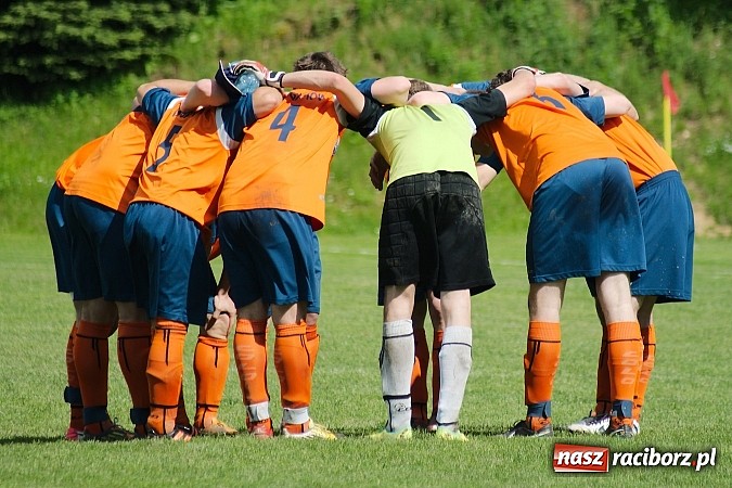 Zdjęcie w galerii na portalu naszraciborz.pl: Emocjonujący pojedynek w Gamowie. Owsiszcze górą wiadomości z regionu