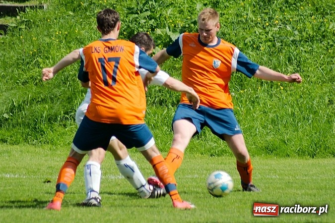 Zdjęcie w galerii na portalu naszraciborz.pl: Emocjonujący pojedynek w Gamowie. Owsiszcze górą wiadomości z regionu