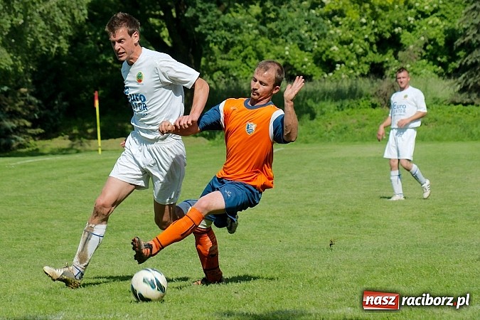 Zdjęcie w galerii na portalu naszraciborz.pl: Emocjonujący pojedynek w Gamowie. Owsiszcze górą wiadomości z regionu
