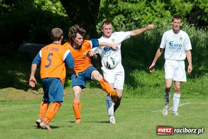 Zdjęcie w galerii na portalu naszraciborz.pl: Emocjonujący pojedynek w Gamowie. Owsiszcze górą wiadomości z regionu