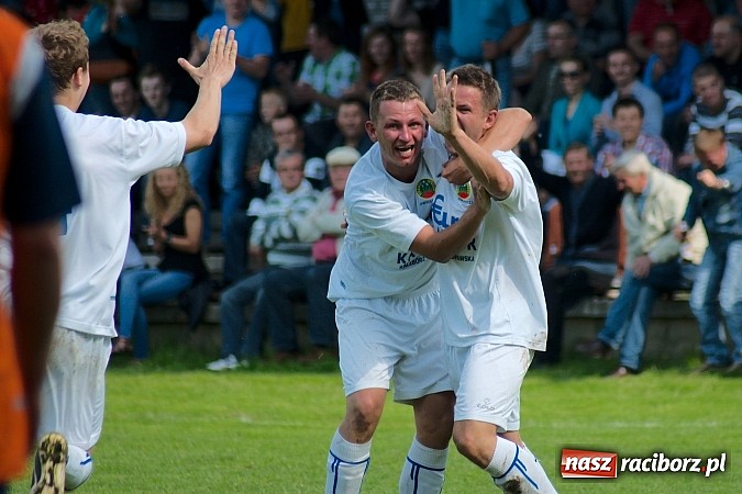 Zdjęcie w galerii na portalu naszraciborz.pl: Emocjonujący pojedynek w Gamowie. Owsiszcze górą wiadomości z regionu