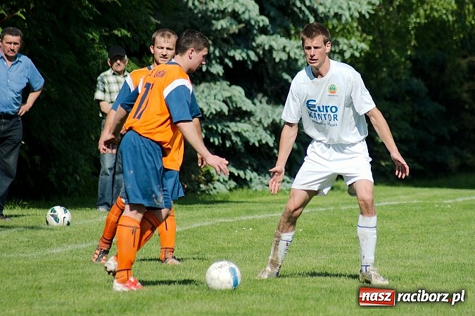Zdjęcie w galerii na portalu naszraciborz.pl: Emocjonujący pojedynek w Gamowie. Owsiszcze górą wiadomości z regionu