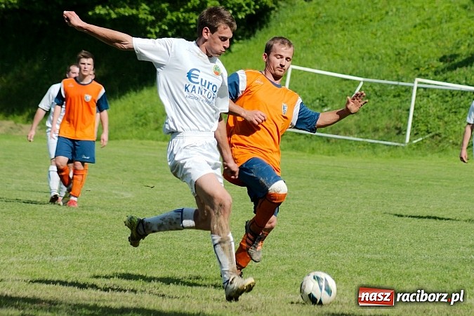 Zdjęcie w galerii na portalu naszraciborz.pl: Emocjonujący pojedynek w Gamowie. Owsiszcze górą wiadomości z regionu