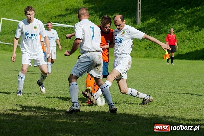 Zdjęcie w galerii na portalu naszraciborz.pl: Emocjonujący pojedynek w Gamowie. Owsiszcze górą wiadomości z regionu