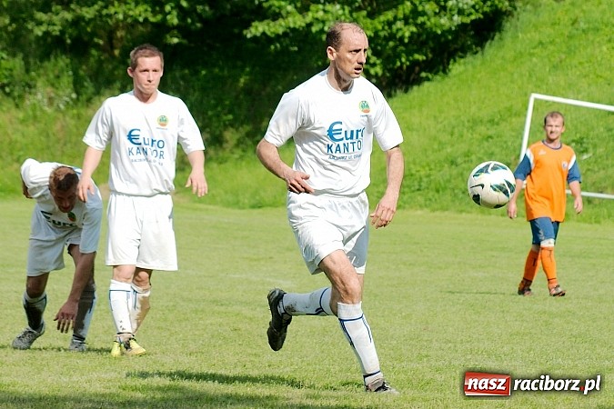 Zdjęcie w galerii na portalu naszraciborz.pl: Emocjonujący pojedynek w Gamowie. Owsiszcze górą wiadomości z regionu