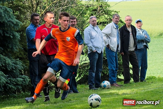 Zdjęcie w galerii na portalu naszraciborz.pl: Emocjonujący pojedynek w Gamowie. Owsiszcze górą wiadomości z regionu