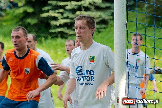 Zdjęcie w galerii na portalu naszraciborz.pl: Emocjonujący pojedynek w Gamowie. Owsiszcze górą wiadomości z regionu