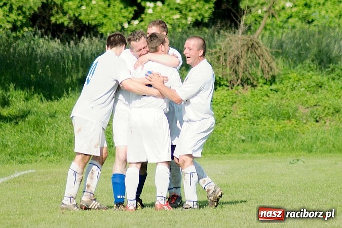 Zdjęcie w galerii na portalu naszraciborz.pl: Emocjonujący pojedynek w Gamowie. Owsiszcze górą wiadomości z regionu