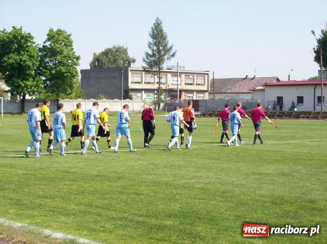 Zdjęcie w galerii na portalu naszraciborz.pl: Ostre strzelanie w Tworkowie wiadomości z regionu
