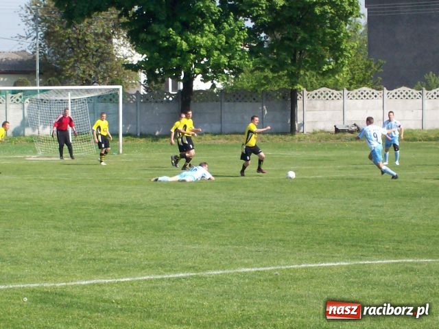 Zdjęcie w galerii na portalu naszraciborz.pl: Ostre strzelanie w Tworkowie wiadomości z regionu