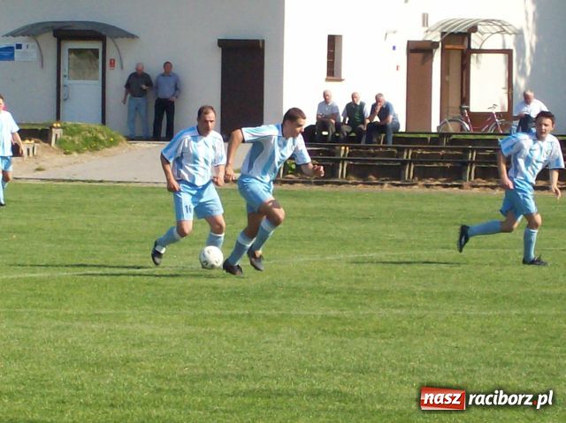 Zdjęcie w galerii na portalu naszraciborz.pl: Ostre strzelanie w Tworkowie wiadomości z regionu