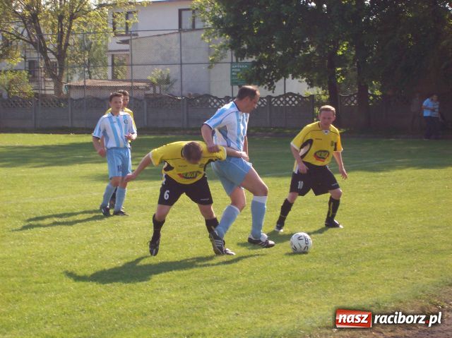 Zdjęcie w galerii na portalu naszraciborz.pl: Ostre strzelanie w Tworkowie wiadomości z regionu