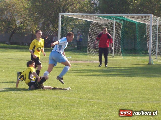 Zdjęcie w galerii na portalu naszraciborz.pl: Ostre strzelanie w Tworkowie wiadomości z regionu