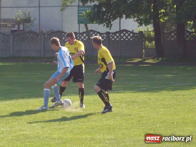 Zdjęcie w galerii na portalu naszraciborz.pl: Ostre strzelanie w Tworkowie wiadomości z regionu