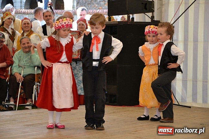 Zdjęcie w galerii na portalu naszraciborz.pl: Transgraniczny festiwal kultury w Tworkowie wiadomości z regionu