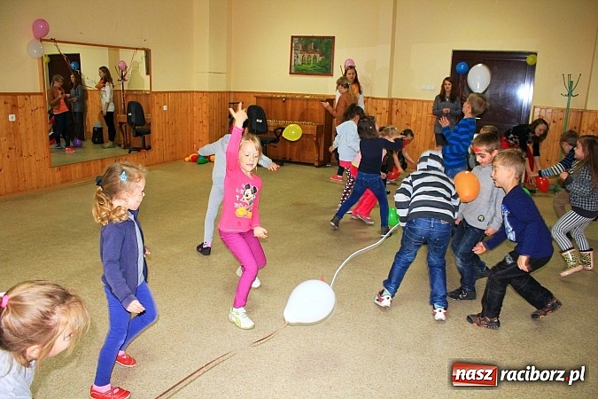 Zdjęcie w galerii na portalu naszraciborz.pl: Przygody Dorotki w krainie bajek, czyli Dzień Dziecka w raciborskiej PWSZ wiadomości z regionu