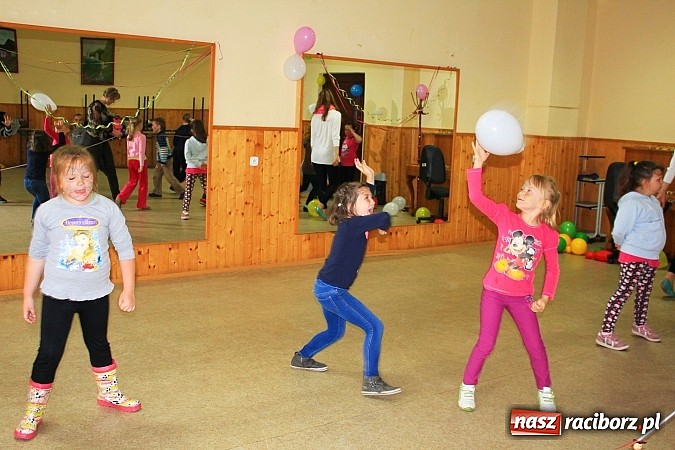 Zdjęcie w galerii na portalu naszraciborz.pl: Przygody Dorotki w krainie bajek, czyli Dzień Dziecka w raciborskiej PWSZ wiadomości z regionu